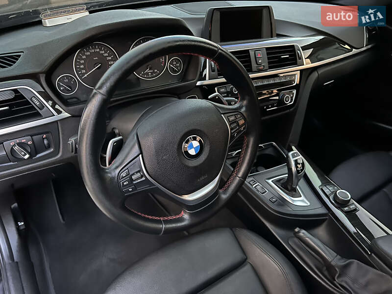Седан BMW 3 Series 2015 в Киеве