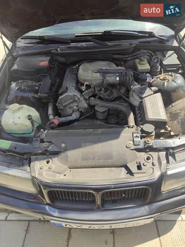 Седан BMW 3 Series 1994 в Панютине