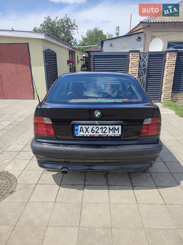 Седан BMW 3 Series 1994 в Панютине