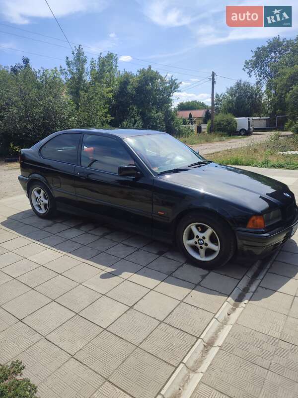 Седан BMW 3 Series 1994 в Панютине
