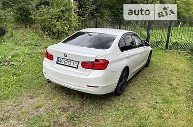 Седан BMW 3 Series 2012 в Воловцю