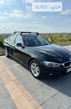 Седан BMW 3 Series 2016 в Киеве