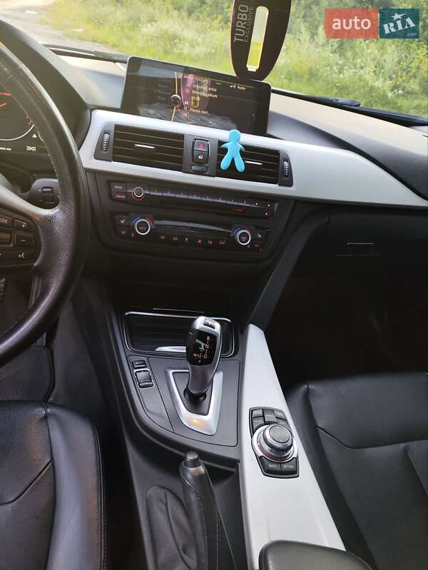 Седан BMW 3 Series 2013 в Львове