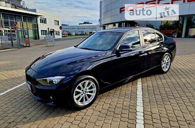 Седан BMW 3 Series 2016 в Киеве