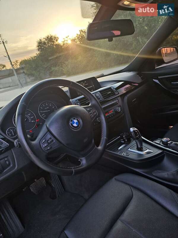 Седан BMW 3 Series 2015 в Болграде
