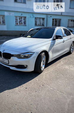 Седан BMW 3 Series 2013 в Охтирці