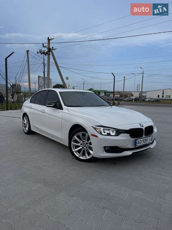 Седан BMW 3 Series 2015 в Хусте