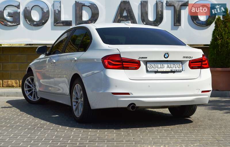 Седан BMW 3 Series 2016 в Одесі