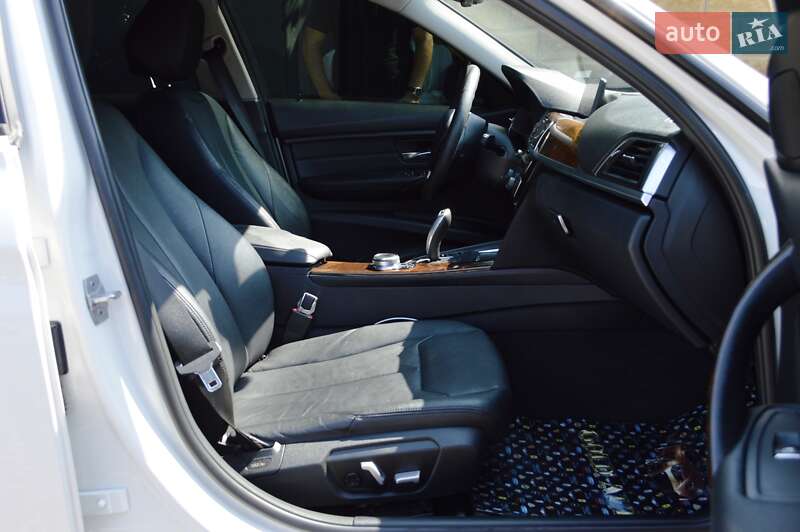 Седан BMW 3 Series 2016 в Одесі