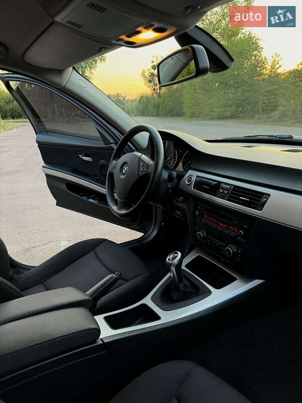 Универсал BMW 3 Series 2011 в Вышгороде