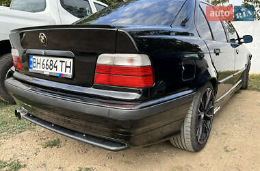 Седан BMW 3 Series 1995 в Одессе