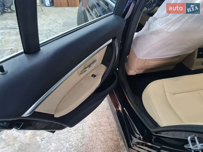 Седан BMW 3 Series 2016 в Чернівцях