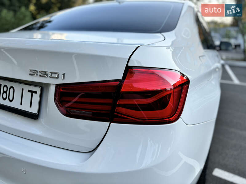 Седан BMW 3 Series 2017 в Киеве