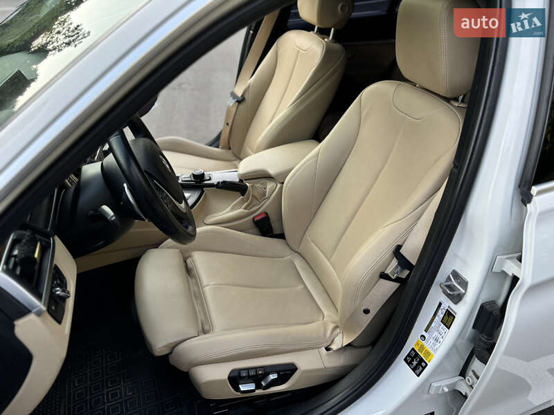 Седан BMW 3 Series 2017 в Киеве