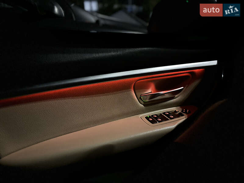 Седан BMW 3 Series 2017 в Киеве