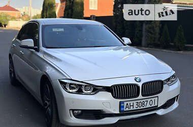 Седан BMW 3 Series 2016 в Покровске