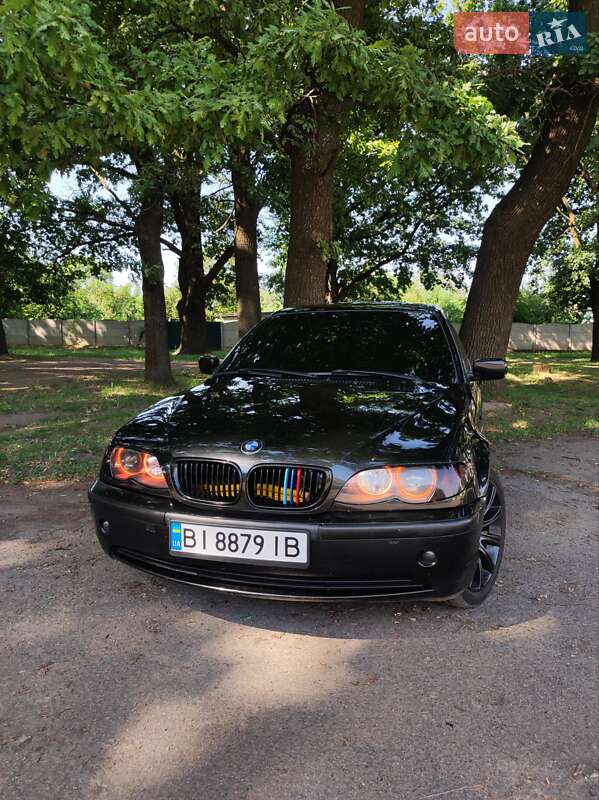 Седан BMW 3 Series 2004 в Глобине