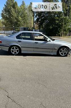 Седан BMW 3 Series 1997 в Києві