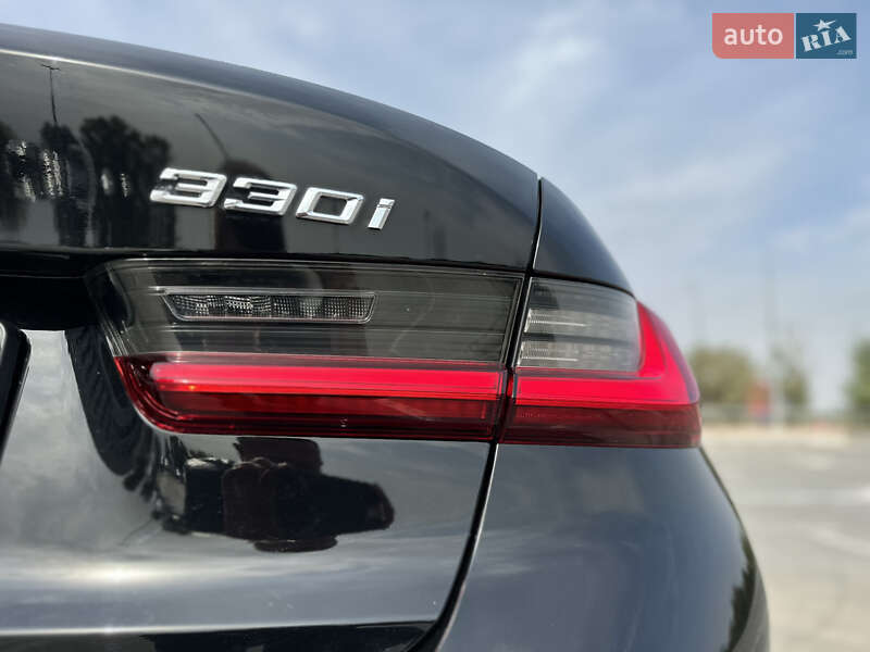 Седан BMW 3 Series 2019 в Киеве