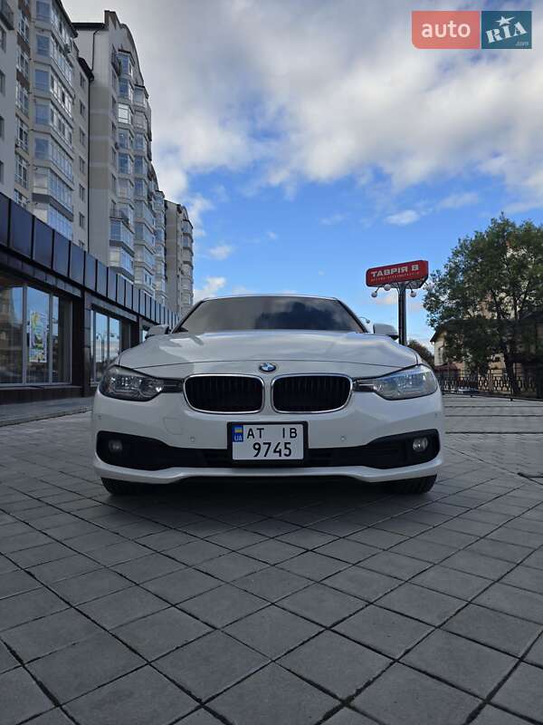 Седан BMW 3 Series 2015 в Ивано-Франковске