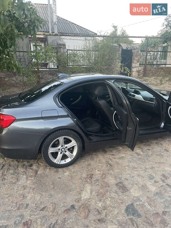 Седан BMW 3 Series 2013 в Первомайську