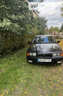 Седан BMW 3 Series 1995 в Луцьку