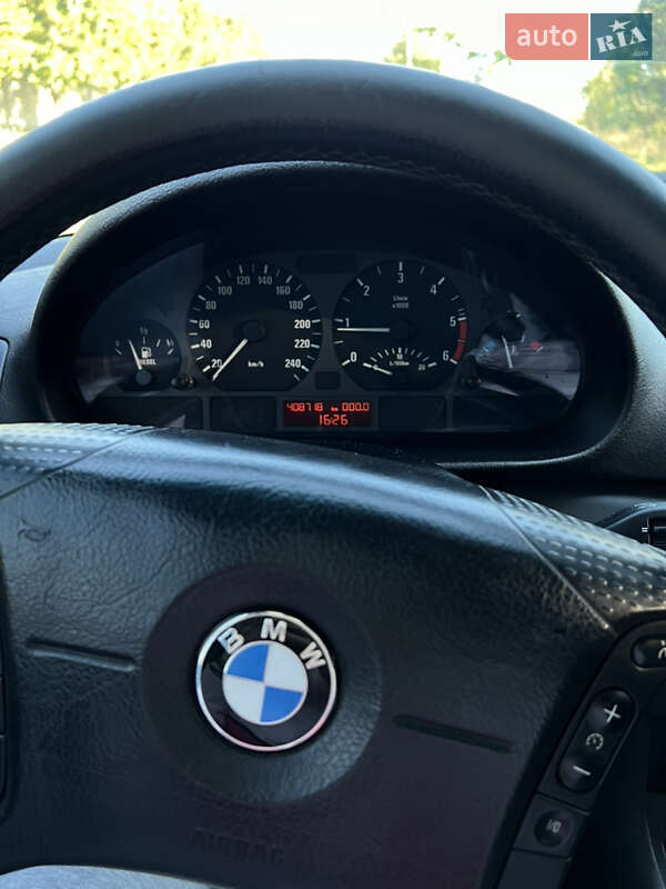 Универсал BMW 3 Series 2005 в Вараше