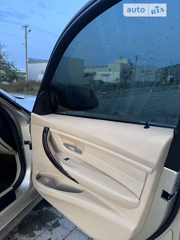 Седан BMW 3 Series 2013 в Виноградове