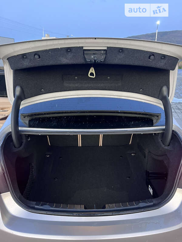 Седан BMW 3 Series 2013 в Виноградове