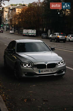 Седан BMW 3 Series 2014 в Дніпрі