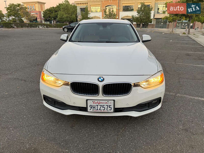 Седан BMW 3 Series 2016 в Львове