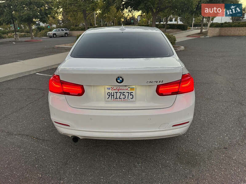 Седан BMW 3 Series 2016 в Львове