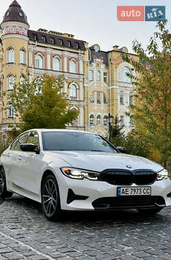 Седан BMW 3 Series 2019 в Києві