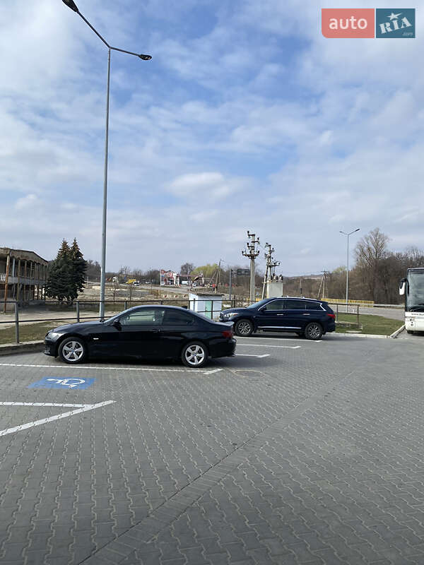 Купе BMW 3 Series 2011 в Чернівцях