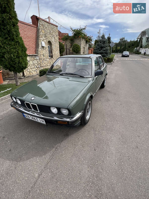 Седан BMW 3 Series 1984 в Киеве