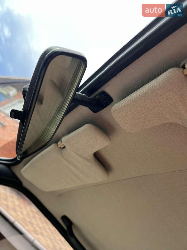 Седан BMW 3 Series 1984 в Киеве