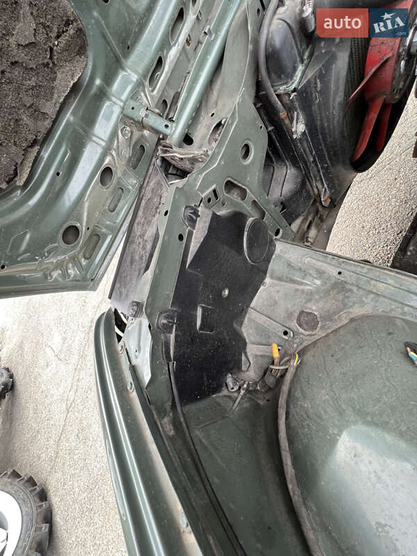 Седан BMW 3 Series 1984 в Киеве