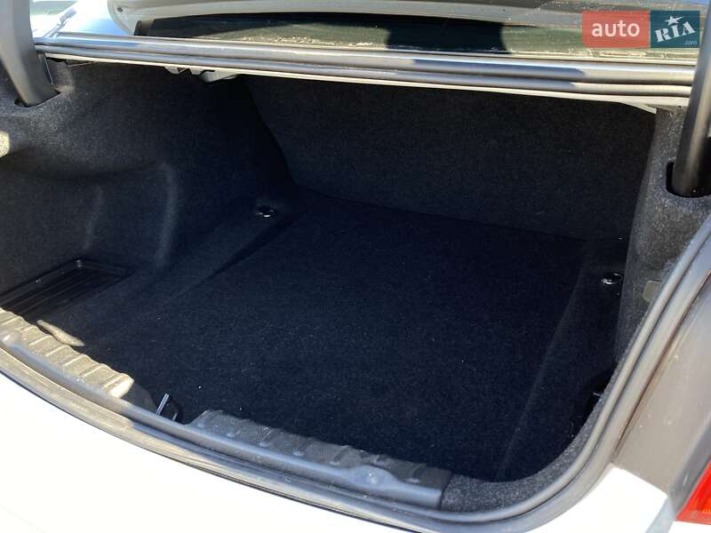 Седан BMW 3 Series 2015 в Одесі