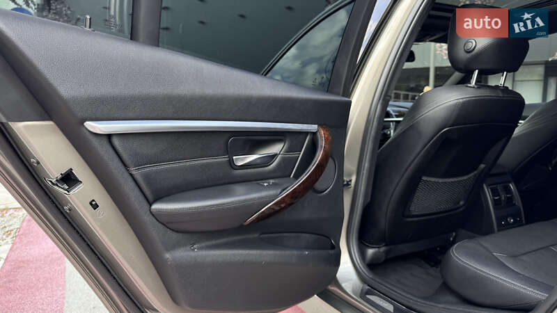 Седан BMW 3 Series 2015 в Киеве