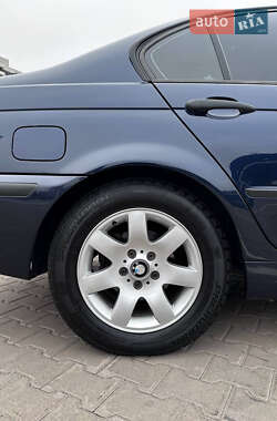 Седан BMW 3 Series 2004 в Києві