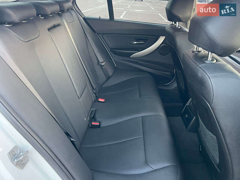 Седан BMW 3 Series 2015 в Львове фото 13 Седан BMW 3 Series 2015 в Львове