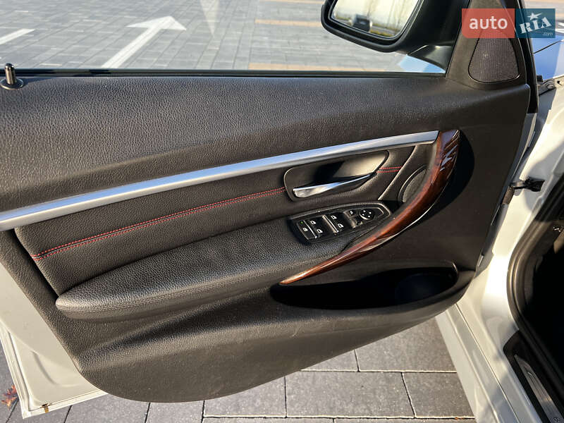 Седан BMW 3 Series 2015 в Одессе