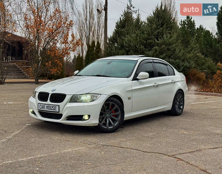 Седан BMW 3 Series 2011 в Харькове