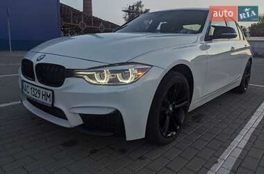 Седан BMW 3 Series 2018 в Нововолинську