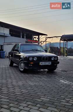 Седан BMW 3 Series 1987 в Хусті