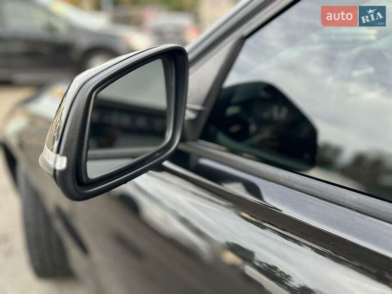 Седан BMW 3 Series 2015 в Львове