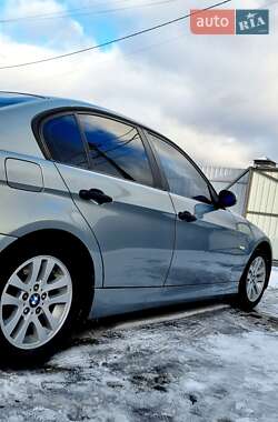 Седан BMW 3 Series 2005 в Киеве