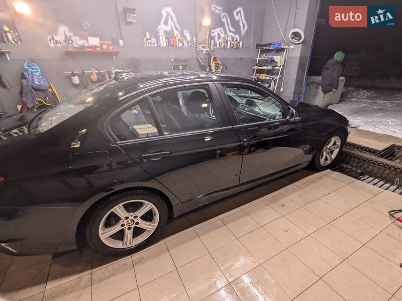 Седан BMW 3 Series 2014 в Львові фото 31 Седан BMW 3 Series 2014 в Львові