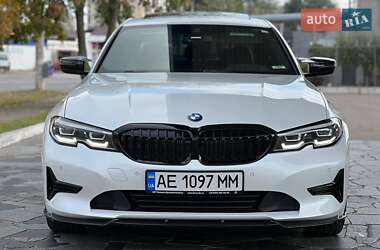 Седан BMW 3 Series 2019 в Львове