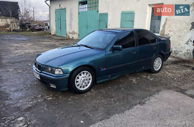 Седан BMW 3 Series 1995 в Самборі